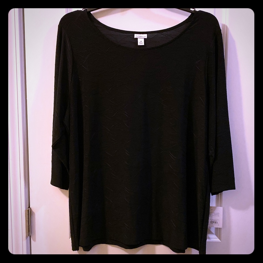 3/4 sleeve black patterned blouse